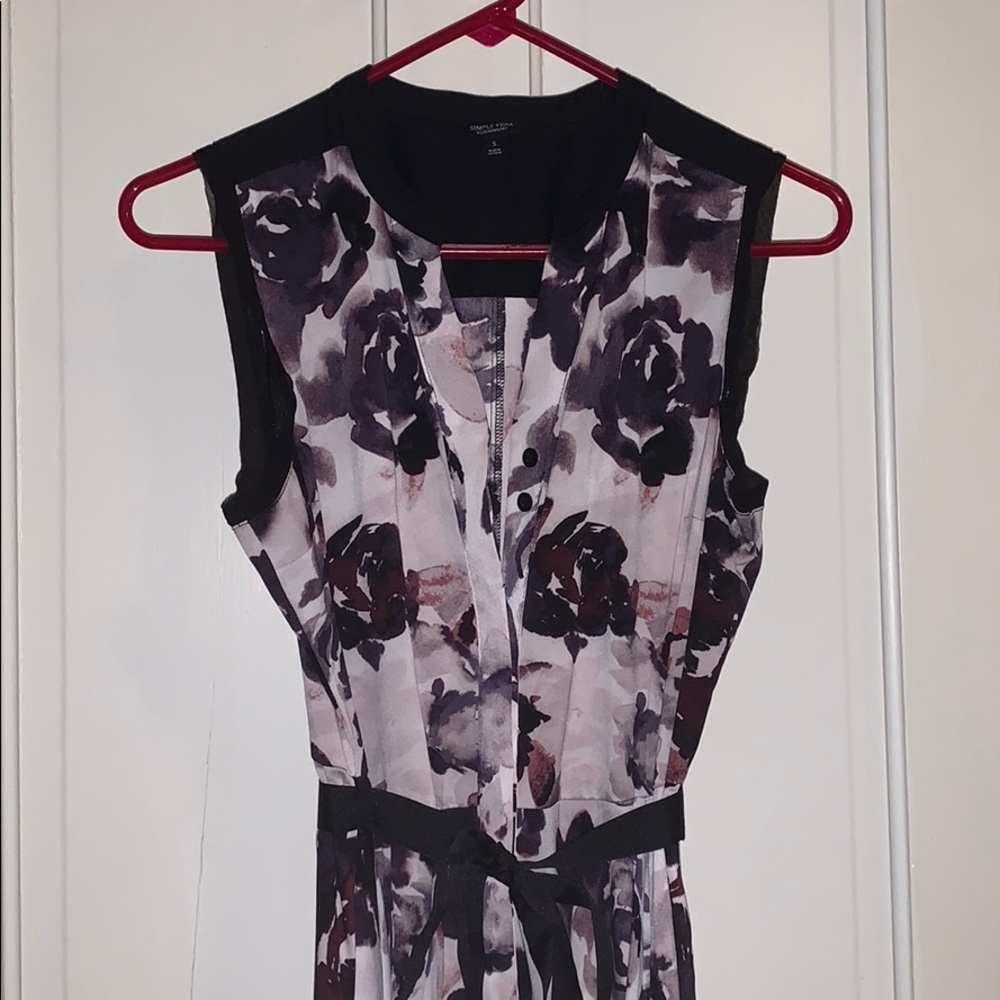 Simply Vera—Button up purple & black floral dress - Picture 2 of 8